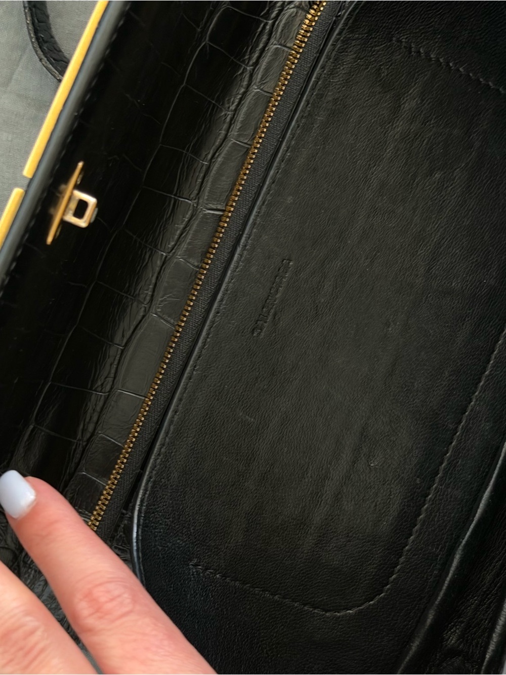 Balenciaga Gossip Small Bag Croc-Embossed - Picture 5 of 6